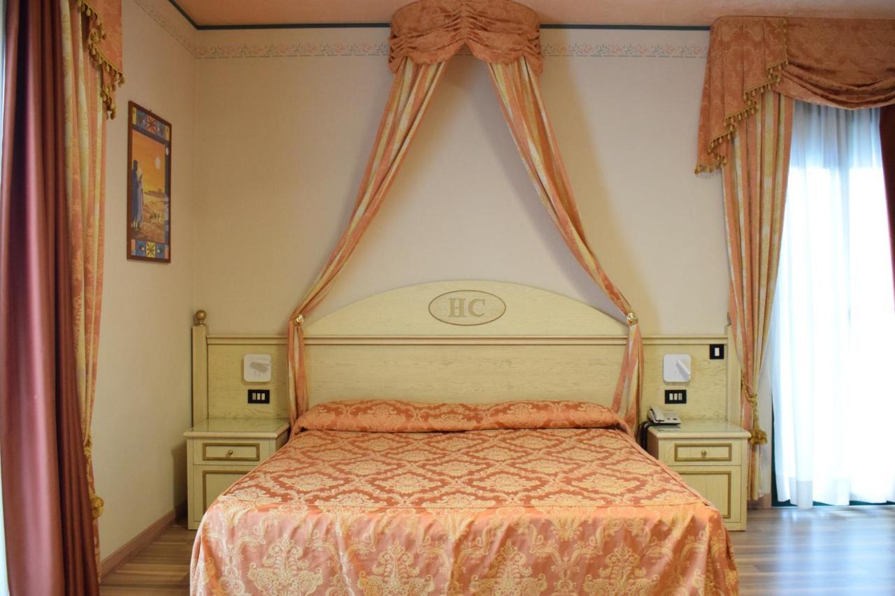 Carlton Hotel 4*