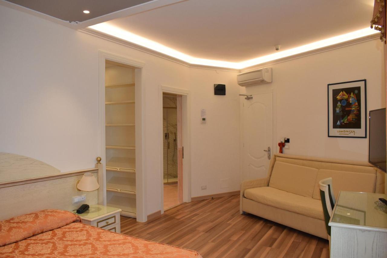 Carlton 4*