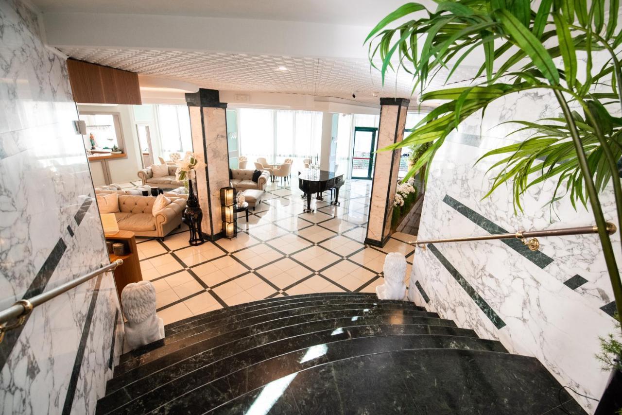 Hotel Carlton 4*