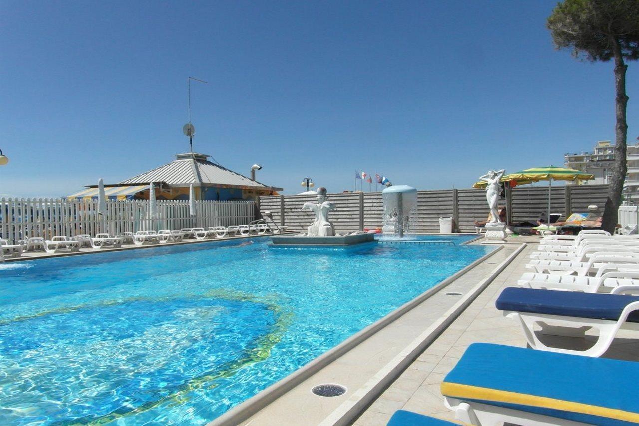 Hotel Carlton 4*